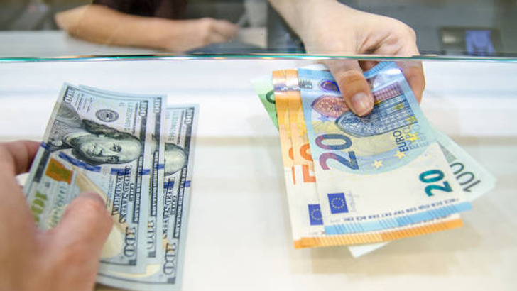 Haftanın son g&uuml;n&uuml;nde dolar ve euro ne kadar? G&uuml;ncel fiyatlar