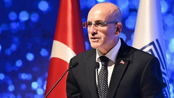 Bakan Şimşek: "&Uuml;retim kapasitemizi, rekabet g&uuml;c&uuml;m&uuml;z&uuml; desteklemeye devam edeceğiz"