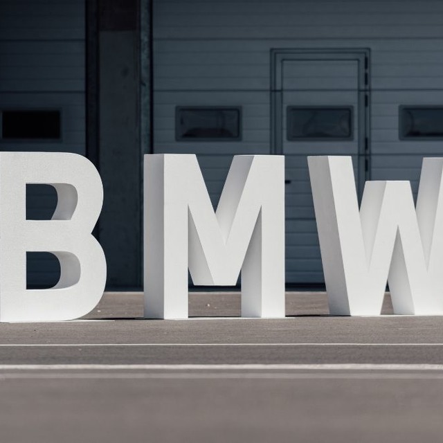BMW &uuml;cretsiz değiştirecek! 29 bin ara&ccedil; geri &ccedil;ağrılıyor