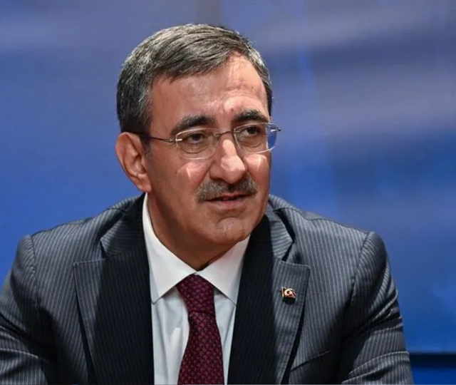 Milyonların ek zam beklentisine Cevdet Yılmaz&rsquo;dan yanıt