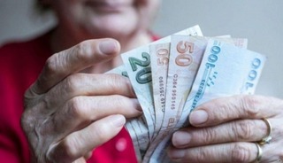 SGK açıkladı! Bu şartı sağlayanlar yaş beklemeden emekli olabilecek