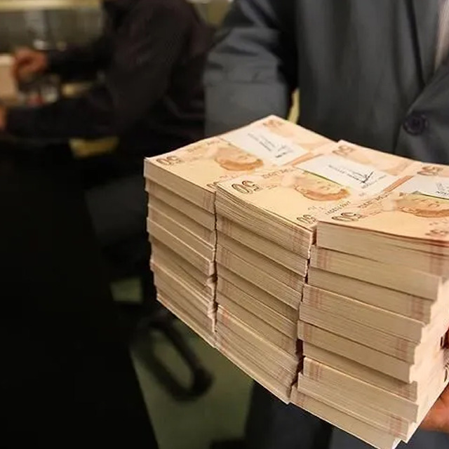 Dev bankalardan TL değerlendirmesi! Dolar baskısı s&uuml;rebilir