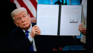 Trump’tan yeni vergi tarifesi: Türkiye de listede!