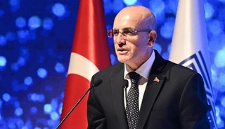 Bakan Şimşek "Belirsizliklere rağmen enflasyon beklentileri iyileşiyor"