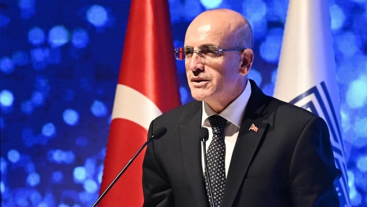 Bakan Şimşek "Belirsizliklere rağmen enflasyon beklentileri iyileşiyor"