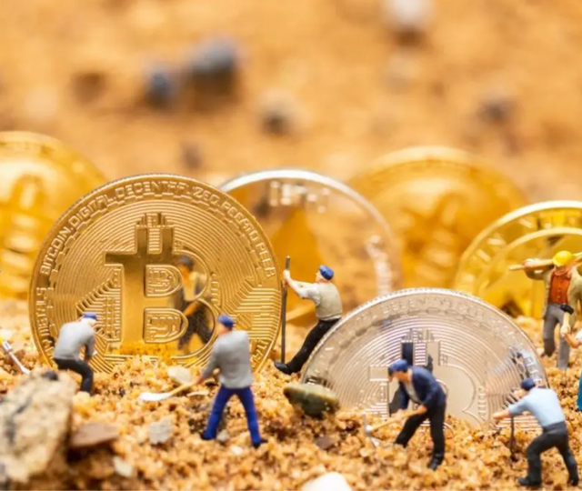 Bir d&ouml;nemin Bitcoin devinden iflas adımı