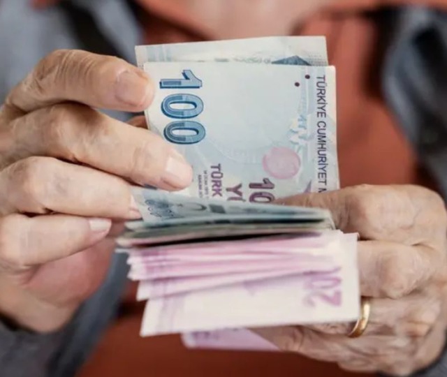 SON DAKİKA I En d&uuml;ş&uuml;k emekli aylığı 23 bin 552 TL oldu! Meclis'ten ge&ccedil;ti