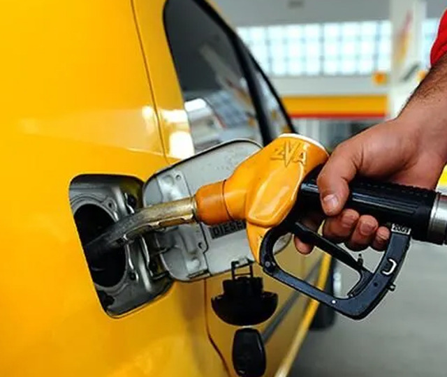 Motorine gece yarısı indirimi! İşte il il g&uuml;ncel akaryakıt fiyatları