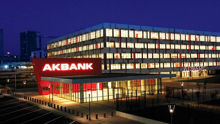 Akbank'ın 2026 2. &ccedil;eyrek k&acirc;rı y&uuml;zde 38 arttı!