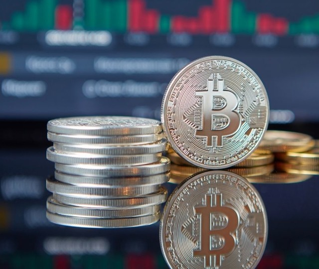Alman devi BTC i&ccedil;in umutlu: 120 bin dolar i&ccedil;in tarih verdi