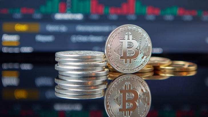 Alman devi BTC i&ccedil;in umutlu: 120 bin dolar i&ccedil;in tarih verdi