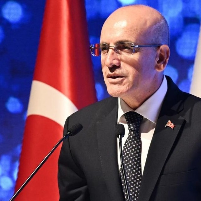 Bakan Şimşek iş g&uuml;c&uuml; verilerini değerlendirdi
