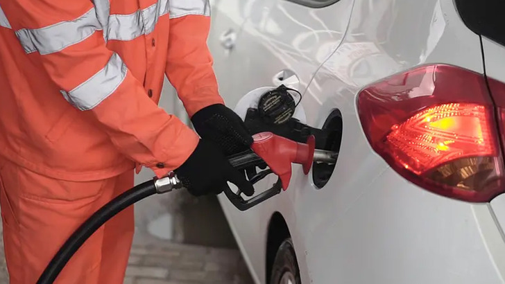 Benzin litre fiyatı ne kadar? 1 Ağustos motorin, LPG fiyatları