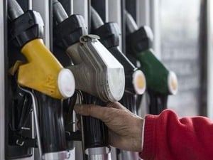 Akaryakıt fiyatları bug&uuml;n ne kadar? (2 Ağustos 2026)