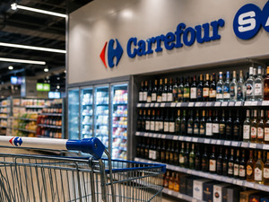 A101'e ge&ccedil;en CarrefourSA'da alkol d&ouml;nemi kapanıyor!