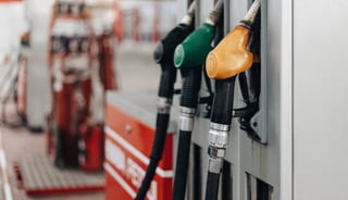 6 Ağustos benzin fiyatları! Motorin ve LPG'de g&uuml;ncel rakamlar