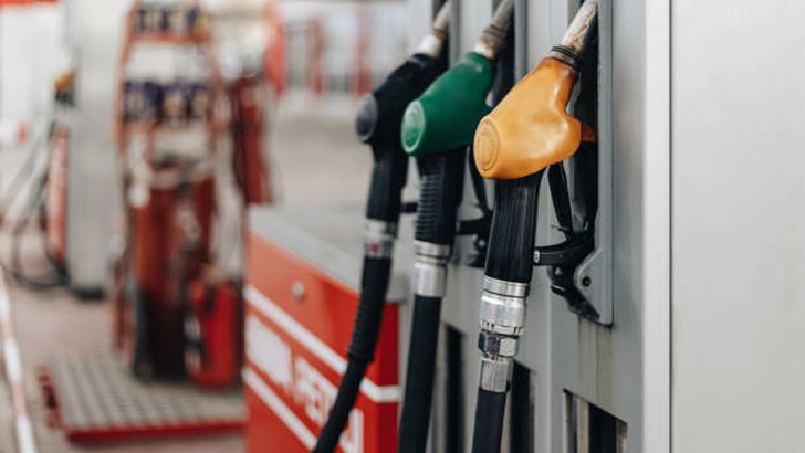 6 Ağustos benzin fiyatları! Motorin ve LPG'de g&uuml;ncel rakamlar