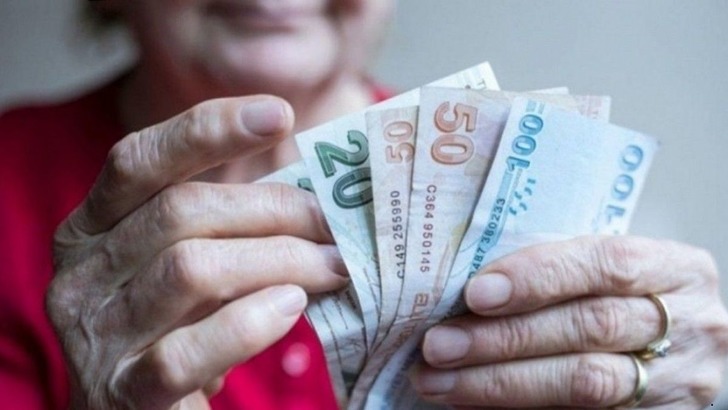 Milyonlarca emekliyi ilgilendiriyor! Maaş farkı o tarihte hesaplarda
