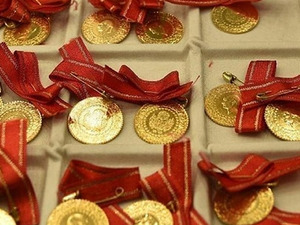 Altın haftaya d&uuml;ş&uuml;şle başladı! 10 Ağustos g&uuml;ncel altın fiyatları