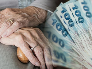 Milyonlarca emekliye maaş m&uuml;jdesi: 25 bin TL'lik &ouml;deme g&uuml;ndemde