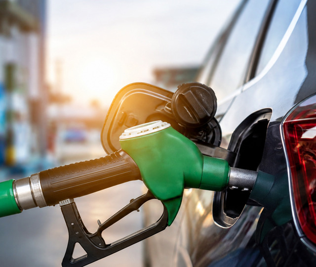 Benzin ve motorin ne kadar? 50 litrelik depo 4 bin TL'yi aştı