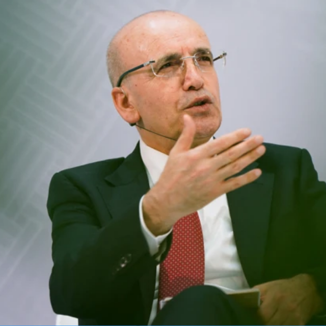 Bakan Şimşek'ten akaryakıt a&ccedil;ıklaması: Motorinde sınırlandırılıyor!