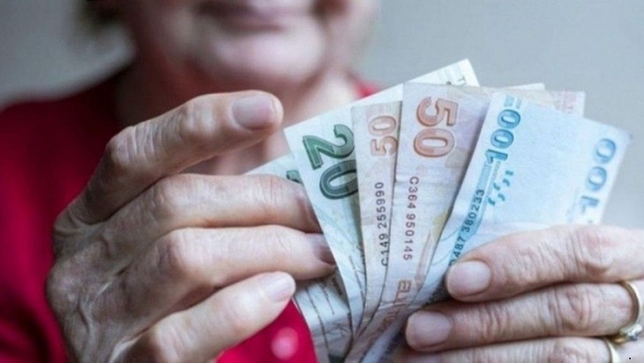 Milyonlarca emekliyi ilgilendiriyor! Maaşlara yeni d&uuml;zenleme sinyali