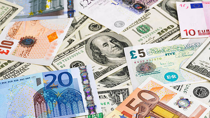 Hafta i&ccedil;i rekor kıran dolar ve euro ne durumda?
