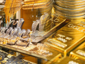 İki dev banka altın i&ccedil;in rotayı &ccedil;izdi! 5.000 dolar masada