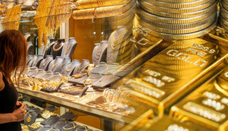 İki dev banka altın için rotayı çizdi! 5.000 dolar masada