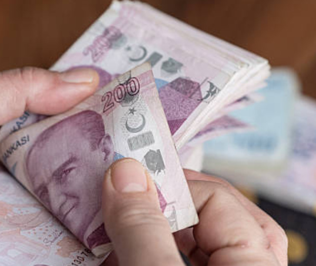 Ocak 2027 memur ve emekli zammında 4 yeni hesap: En d&uuml;ş&uuml;k maaş 76 bin 355 TL'yi buluyor!