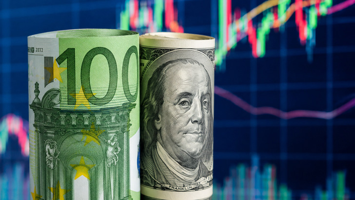 Euro dolar karşısında g&uuml;&ccedil;lendi! Mayıstan bu yana en y&uuml;ksek seviye