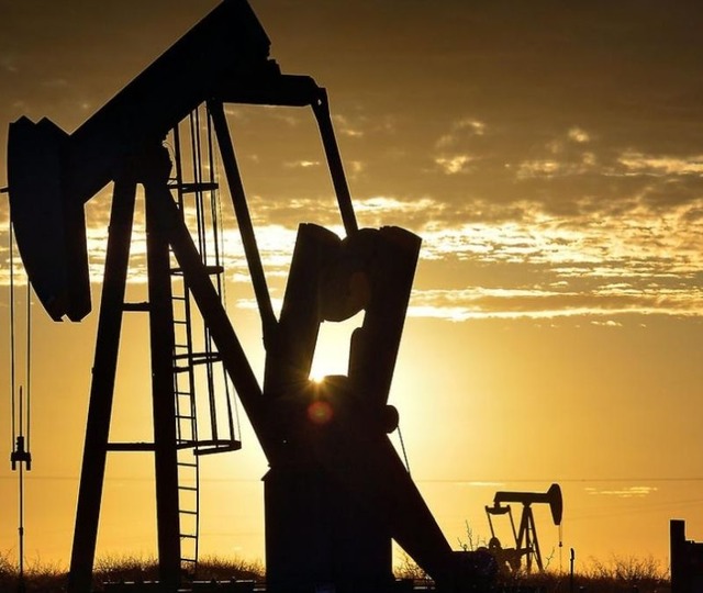 Dev banka tarih vererek petrolde &ccedil;ıtayı y&uuml;kseltti