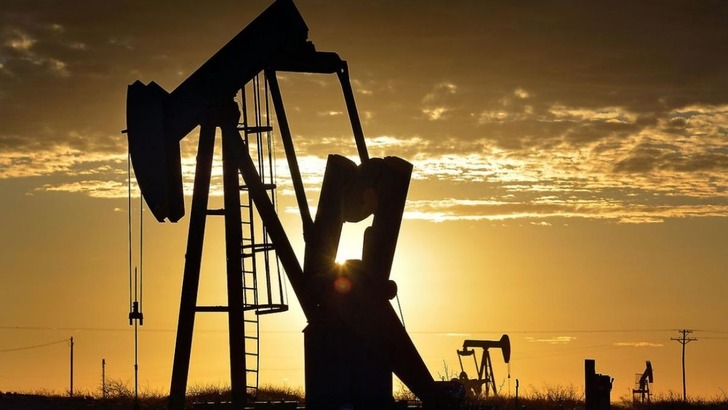 Dev banka tarih vererek petrolde &ccedil;ıtayı y&uuml;kseltti