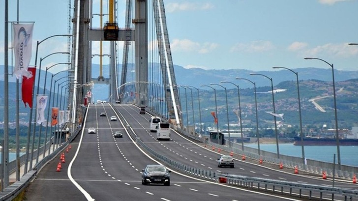 K&ouml;pr&uuml; ve otoyollarda yeni d&ouml;nem! Bakanlık tartışmalara noktayı koydu