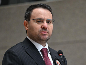Bakan G&uuml;rlek&rsquo;ten Borsa İstanbul a&ccedil;ıklaması: SPK ile koordinasyon i&ccedil;erisinde takip ediliyor