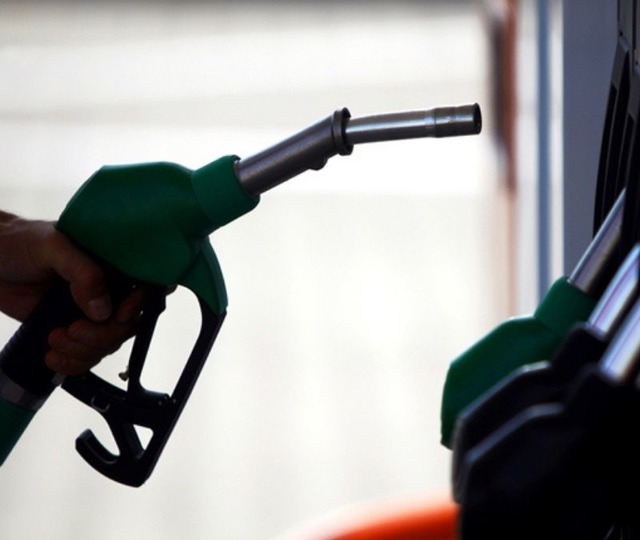 Akaryakıtta tabela değişti: Benzine zam geldi