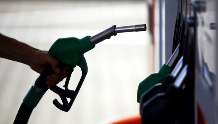 Akaryakıtta tabela değişti: Benzine zam geldi