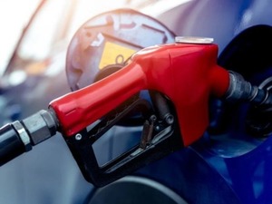 Benzinin ardından motorine de b&uuml;y&uuml;k zam geliyor