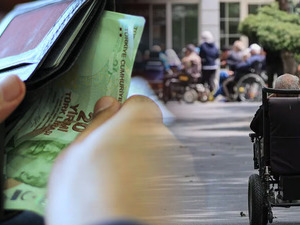 Maaşlardan kesinti mi yapılacak? Yeni sigorta modeli geliyor