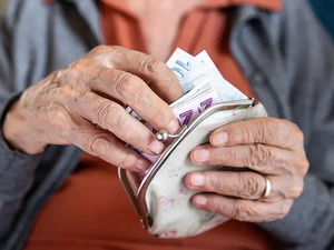 Emekliye seyyanen zamda yeni gelişme! AYM dosyaları birleştirdi