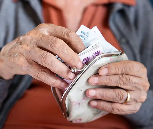 Emekliye seyyanen zamda yeni gelişme! AYM dosyaları birleştirdi
