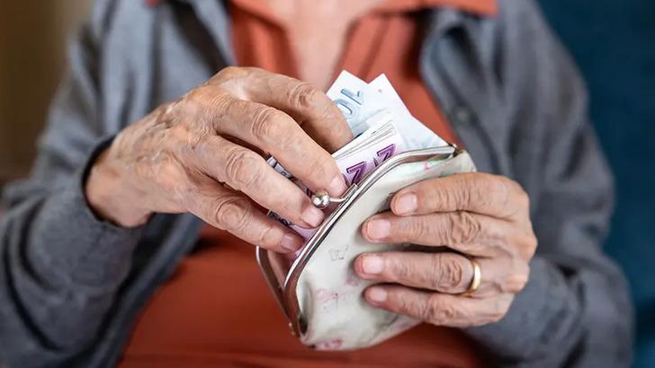 Emekliye seyyanen zamda yeni gelişme! AYM dosyaları birleştirdi