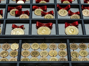 &Ccedil;eyrek altın ka&ccedil; TL 14 Eyl&uuml;l 2026: Altın fiyatları d&uuml;ş&uuml;şte