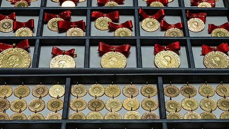 &Ccedil;eyrek altın ka&ccedil; TL 14 Eyl&uuml;l 2026: Altın fiyatları d&uuml;ş&uuml;şte