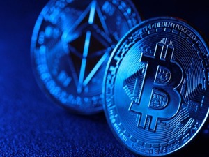 Bitcoin yeniden y&uuml;kselişte! Fed sonrası kayıplarını geri alıyor