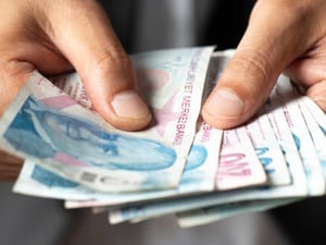 Yatırımcılarına bug&uuml;n temett&uuml; &ouml;deyen şirketin hisse fiyatı değişti!