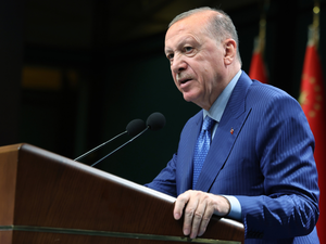 Erdoğan&rsquo;dan sert fon mesajı: "Karşısında devleti bulur"