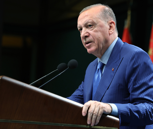 Erdoğan&rsquo;dan sert fon mesajı: "Karşısında devleti bulur"