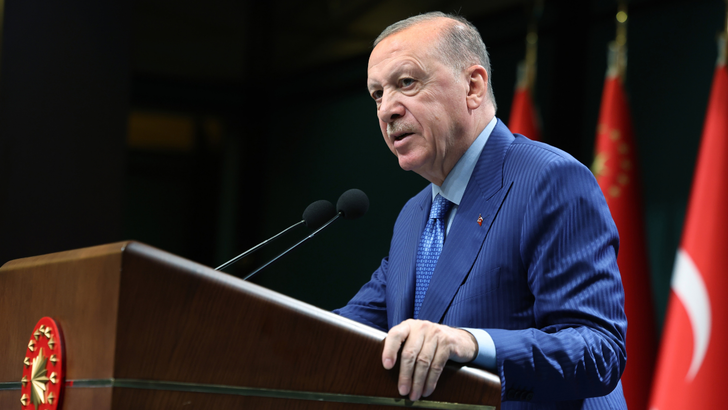Erdoğan&rsquo;dan sert fon mesajı: "Karşısında devleti bulur"